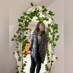 AMERICAN EAGLE CARDIGAN